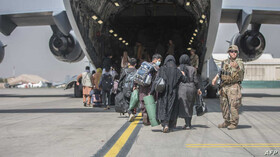 استفاده نیروهای آمریکایی از "دری مخفی" در فرودگاه کابل بدور از چشم طالبان