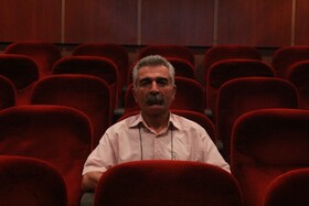 هنرمندان صحنه‌ای نداشته باشند، خسته می‌شوند