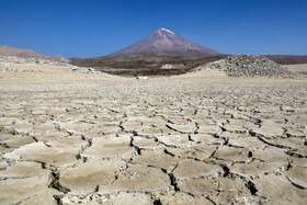 «سد لار» یکی از پنج سد تامین کننده آب شرب استان تهران است. این سد مانند سایر سدهای استان با کسری آب شدید در مخزن خود مواجه است.