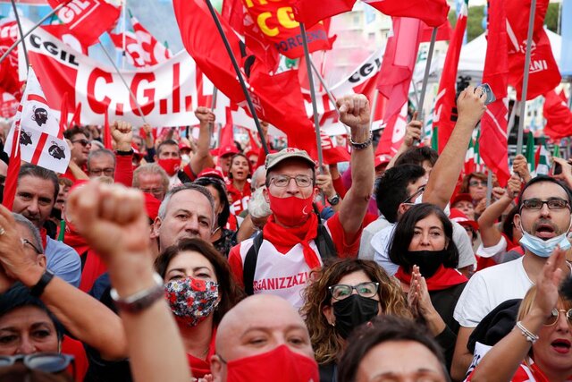 تجمع هزاران نفری در ایتالیا علیه گروه‌های نئوفاشیست