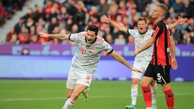 پیروزی قاطع بایرن و بازگشت به صدر جدول