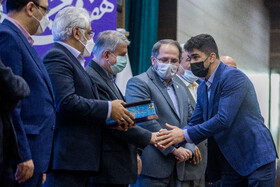 آیین تجلیل از دانشجویان قهرمان دانشگاه آزاد