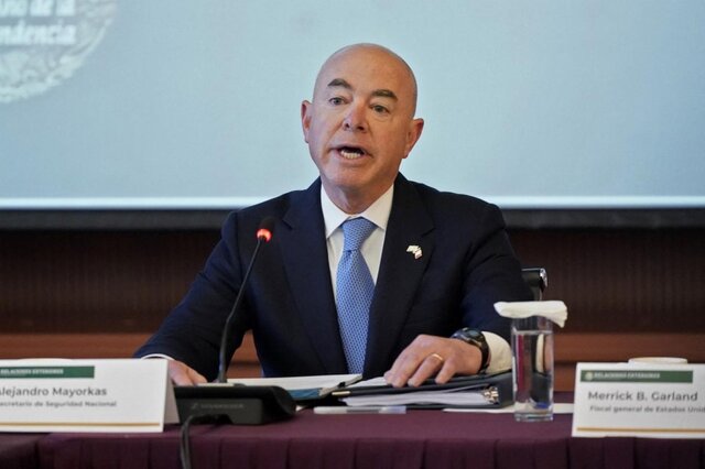 وزیر امنیت داخلی آمریکا با وجود تزریق دو دوز واکسن، به کرونا مبتلا شد وزیر امنیت داخلی آمریکا با وجود تزریق دو دوز واکسن، به کرونا مبتلا شد