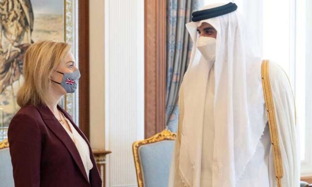 امیر قطر با وزیر خارجه انگلیس درباره وضعیت افغانستان گفت‌وگو کرد