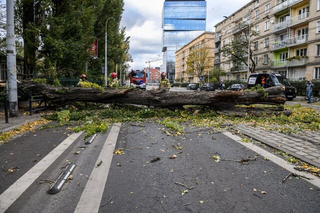 طوفان در لهستان قربانی گرفت