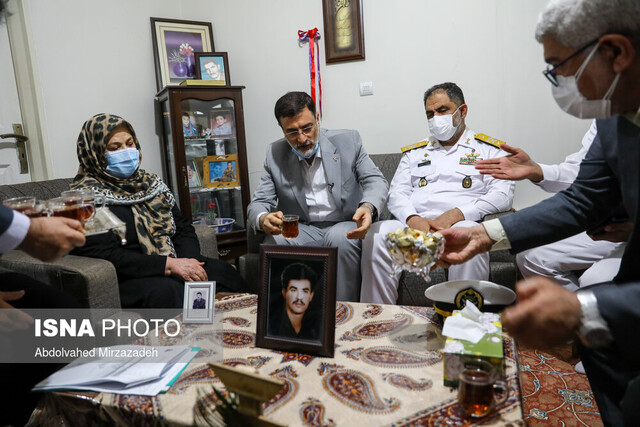 دیدار رئیس بنیاد شهید و امور ایثارگران با خانوادههای شهدا و جانبازان اهل تسنن دیدار رئیس بنیاد شهید و امور ایثارگران با خانوادههای شهدا و جانبازان اهل تسنن