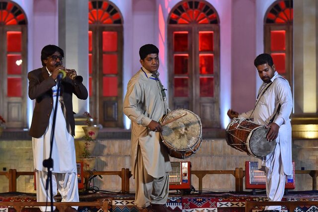 ادای احترام جشنواره موسیقی نواحی به شهید سلیمانی