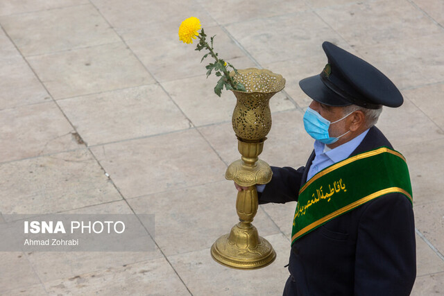 پرچم متبرک حرم حضرت معصومه مهمان مردم خرم‌آباد