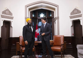 لیبرال‌ها و دموکرات‌های جدید برای حفظ دولت اقلیت کانادا در قدرت مذاکره می‌کنند