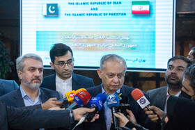 عبدالرزاق داوود مشاور نخست وزیر پاکستان در امور تجارت و سرمایه‌گذاری در نهمین اجلاس کمیته مشترک تجاری ایران و پاکستان