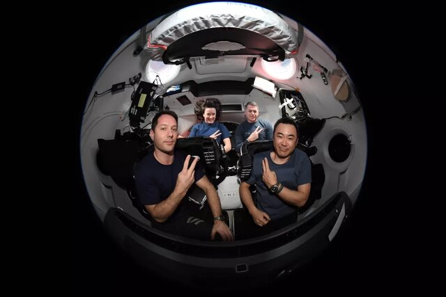 بازگشت فضانوردان ماموریت "کرو-۲" به تعویق افتاد