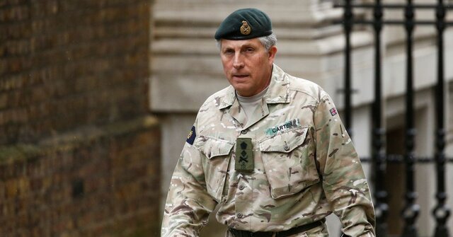 رئیس ارتش انگلیس نسبت به تبدیل بحران مهاجران در مرز بلاروس به جنگ هشدار داد