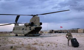 آمریکا ۶ بالگرد نطامی به ارتش لبنان تحویل داد