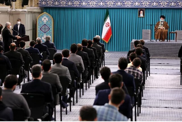 دیدار نخبگان و استعدادهای برتر علمی با رهبر انقلاب دیدار نخبگان و استعدادهای برتر علمی با رهبر انقلاب