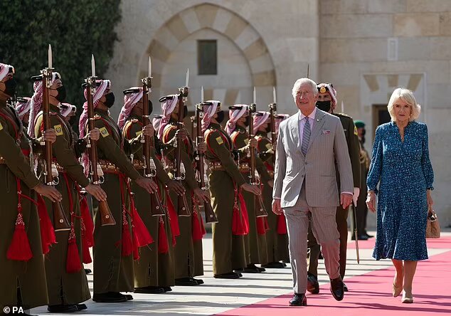 رایزنی پادشاه اردن و ولیعهد انگلیس درباره توسعه همکاری‌های دوجانبه
