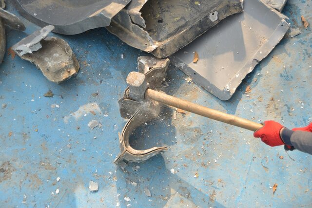 تصویر مربوط به معدوم سازی مجسمه های هیچ است/عکاس: میلاد مقدسی قالبهای مجسمههای «هیچ» تناولی معدوم شد