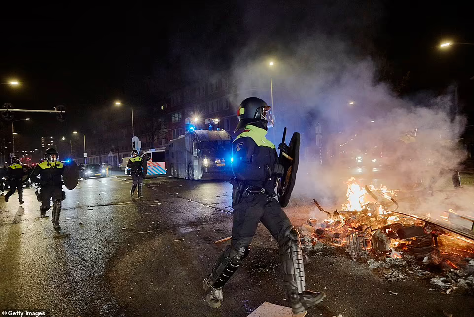 اروپا در آشوب ضدکرونا به روایت تصویر