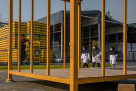 ساعت کاری پرسنل به صورت شیفتهای ۲۴ ساعته است. ۱۲ ساعت صبح و ۱۲ ساعت شب.