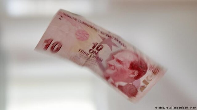 پیگرد قضائی دهها نفر در ترکیه به خاطر پیشبینی سقوط لیر پیگرد قضائی دهها نفر در ترکیه به خاطر پیشبینی سقوط لیر