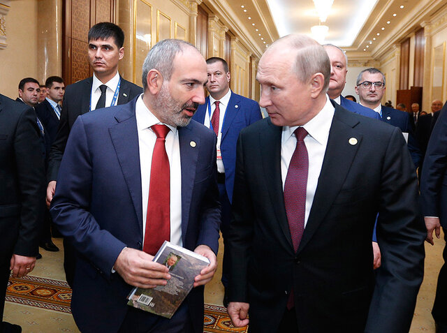 پوتین درباره قره‌باغ با نخست‌وزیر ارمنستان صحبت کرد