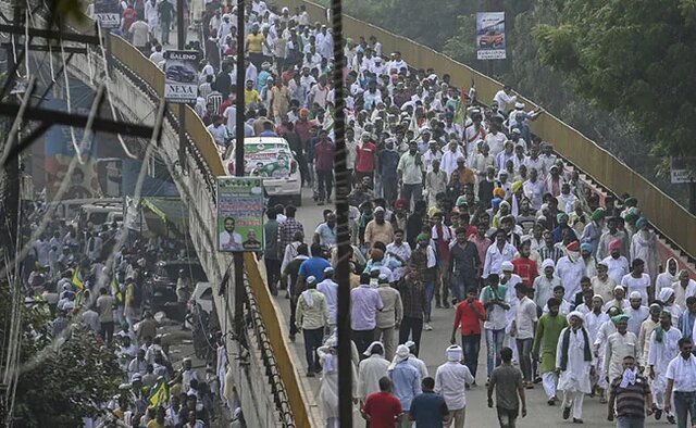 اعتراضات امروز (دوشنبه) کشاورزان در هند، لکهنو کشاورزان هندی، به نرمش اخیر دولت بسنده نکردند: "قیمت تضمینی حداقلی برای همه محصولات"