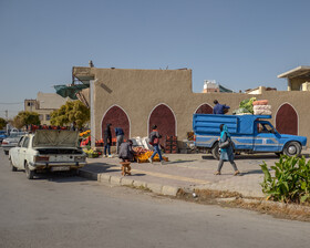 ورودی خیابان «شهید خلیلی» غربی در ضلع غربی اتوبان شهید همت و محله «همت آباد» اصفهان قرار دارد.