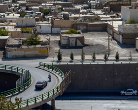 نمای اتوبان شهید همت که محله «همت آباد» اصفهان را به دوقسمت شرقی و غربی تقسیم کرده است.