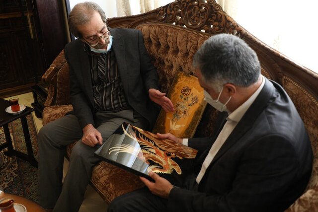 سفری کوتاه برای شنیدن درد دل های طولانی یک هنرمند