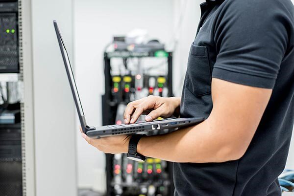 رفع مشکل کامپیوتر با یک تماس