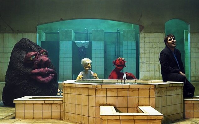 ماجرای عروسکهای عجیب تلویزیون چیست؟