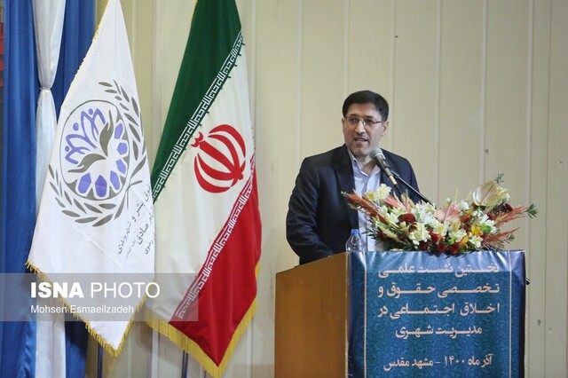 اگر مردم در بورس بر اثر تحلیلهای اشتباه ضرر کردهاند، حاکمیت نباید پاسخگو باشد اگر مردم در بورس بر اثر تحلیلهای اشتباه ضرر کردهاند، حاکمیت نباید پاسخگو باشد