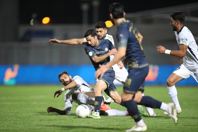 عاشوری: اوزونیدیس مربی بزرگ است