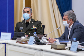 محمدرضا قرایی آشتیانی، وزیر دفاع و سید رضا فاطمی امین، وزیر صنعت، معدن و تجارت در اولین جلسه «شورای عالی فضایی» در دولت سیزدهم