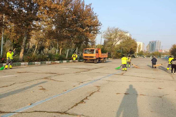 آماده سازی مصلی تهران برای برپایی نمازجمعه
آماده سازی مصلی تهران برای برپایی نمازجمعه