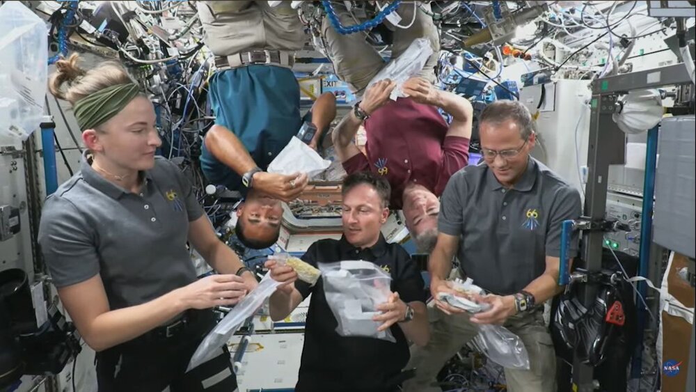 جشن شکرگزاری فضانوردان در ایستگاه فضایی بین المللی