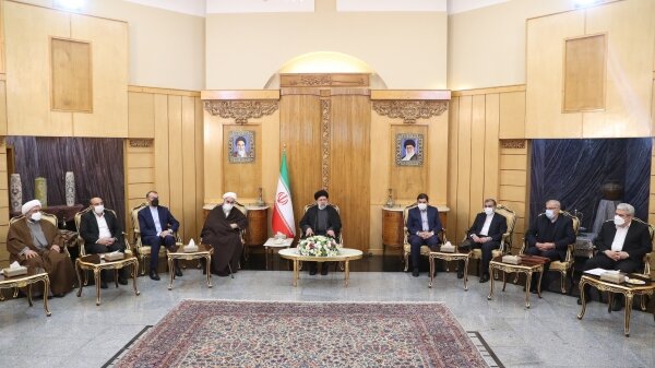 اولویت سیاست خارجی ایران ارتقاء همکاریهای منطقهای با کشورهای همسایه است اولویت سیاست خارجی ایران ارتقاء همکاریهای منطقهای با کشورهای همسایه است