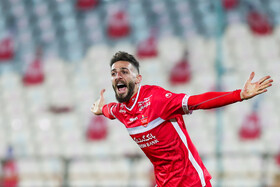 شادی مهدی عبدی پس از زدن تک گل تیم پرسپولیس