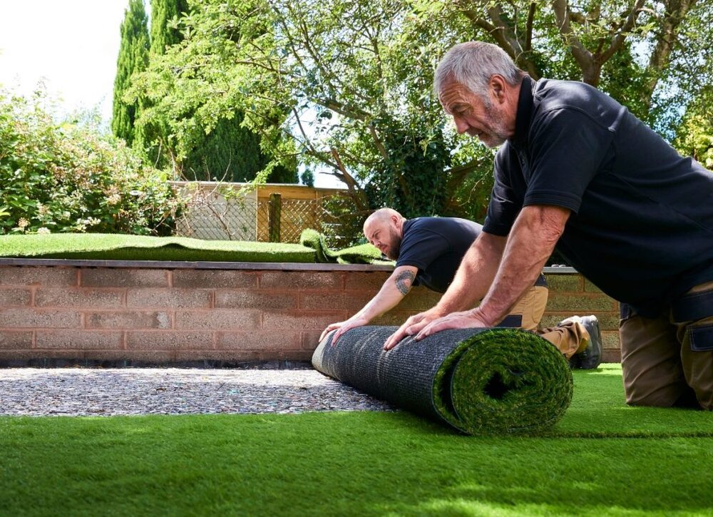 خرید چمن مصنوعی؛ راهحلی آسان برای طراوت خانه