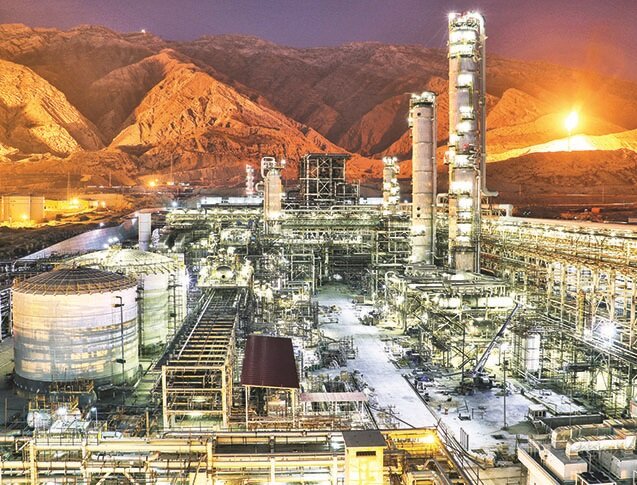 کاهش ۷۰ درصدی سود پتروشیمی با خامفروشی کاهش ۷۰ درصدی سود پتروشیمی با خامفروشی