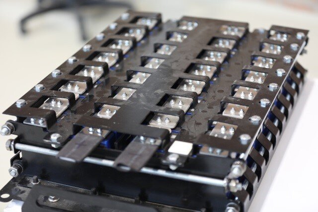 طراحی، ساخت و تولید باتری پک جهت بکارگیری در خودروهای برقی