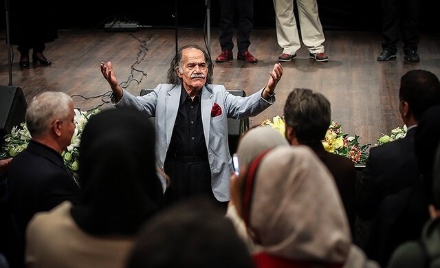 گپی متفاوت و طنز با سیروس ابراهیم زاده گپی متفاوت و طنز با سیروس ابراهیم زاده