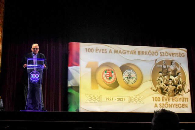 اهدای مدال افتخار به لالوویچ از سوی نخست وزیر مجارستان اهدای مدال افتخار به لالوویچ از سوی نخست وزیر مجارستان