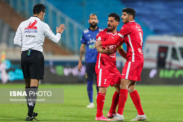 شکایت استقلال از داور داربی/ پیشنهاد تشکیل کارگروه برای VAR شکایت استقلال از داور داربی/ پیشنهاد تشکیل کارگروه برای VAR