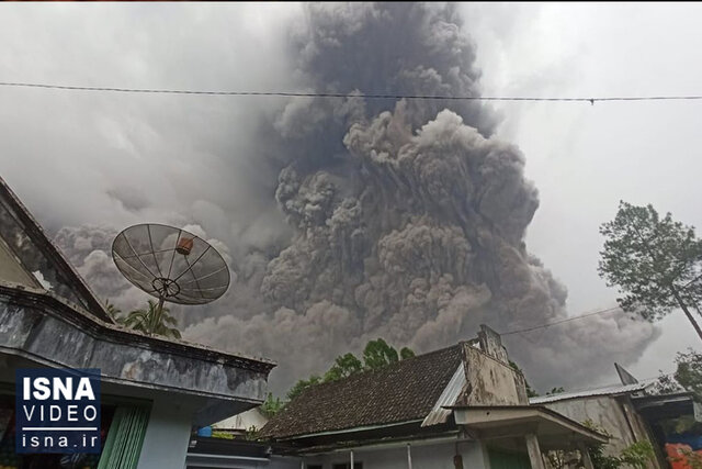 ویدئو / فوران «آتشفشان سِمِرو» در اندونزی ویدئو / فوران «آتشفشان سِمِرو» در اندونزی