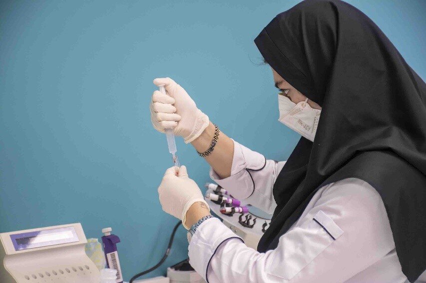 بهمن طب، آزمایشگاهی لوکس شبیه به هتل!