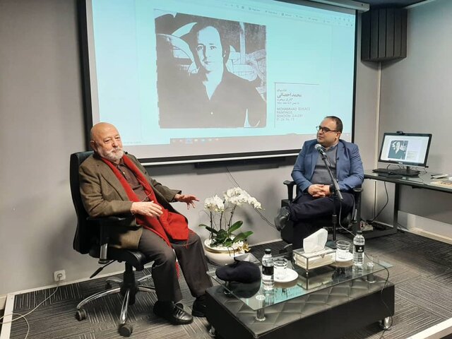 تصویری از محمد احصایی در کارگاه «یک قرن هنرهای تجسمی ایران» آبلهمرغان و پس گردنهایی که محمد احصایی را ساخت