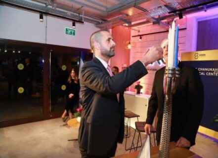 حضور سفیر بحرین در اراضی اشغالی در جشن یهودی