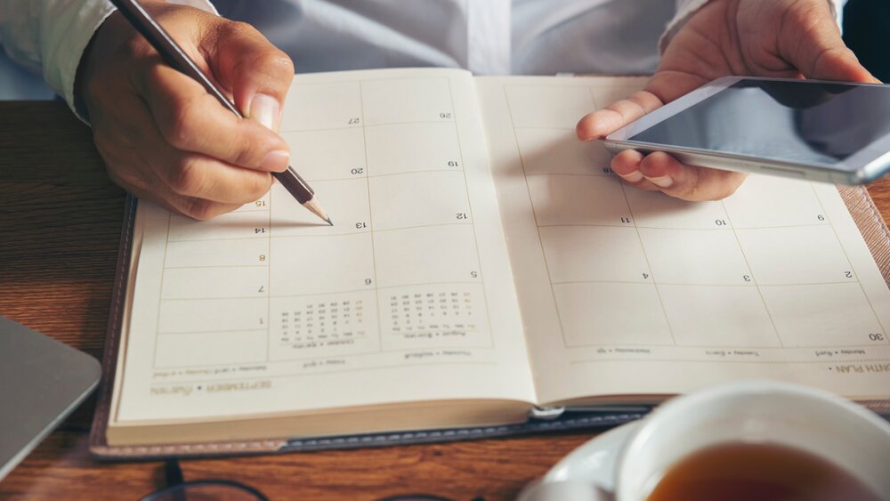 تقویم و سررسید 1401 خاص و شیک از کجا بخریم؟