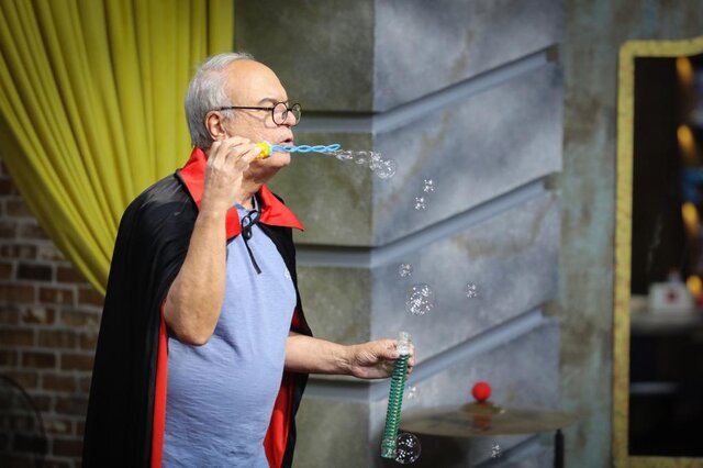 غلامرضا نیکخواه: چهره ام میطلبد در عین طنز جدی باشم