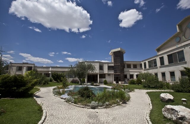 بازدید از موسسه تحقیقاتی "پر طاووس" بازدید از موسسه تحقیقاتی "پر طاووس"